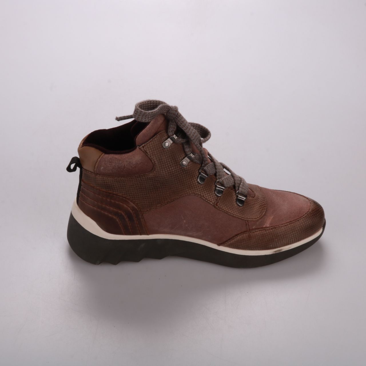 ботинки не указано