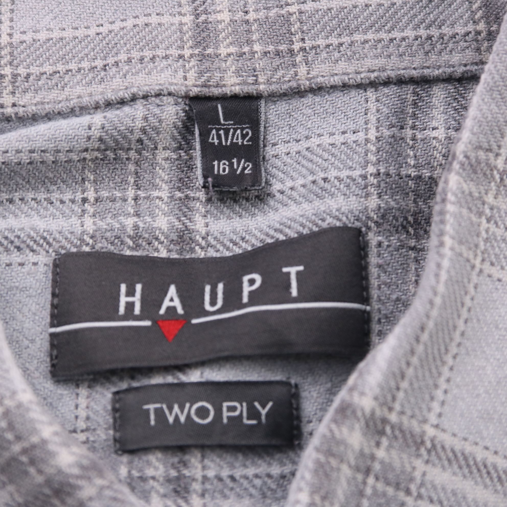 250108137-b