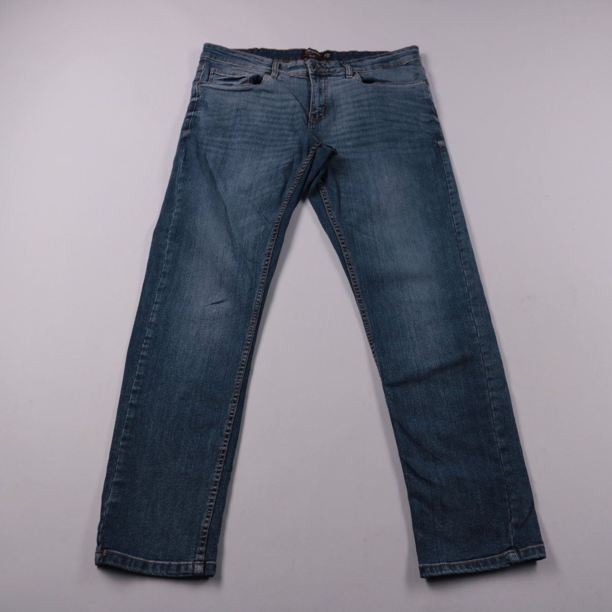 джинсы Identic