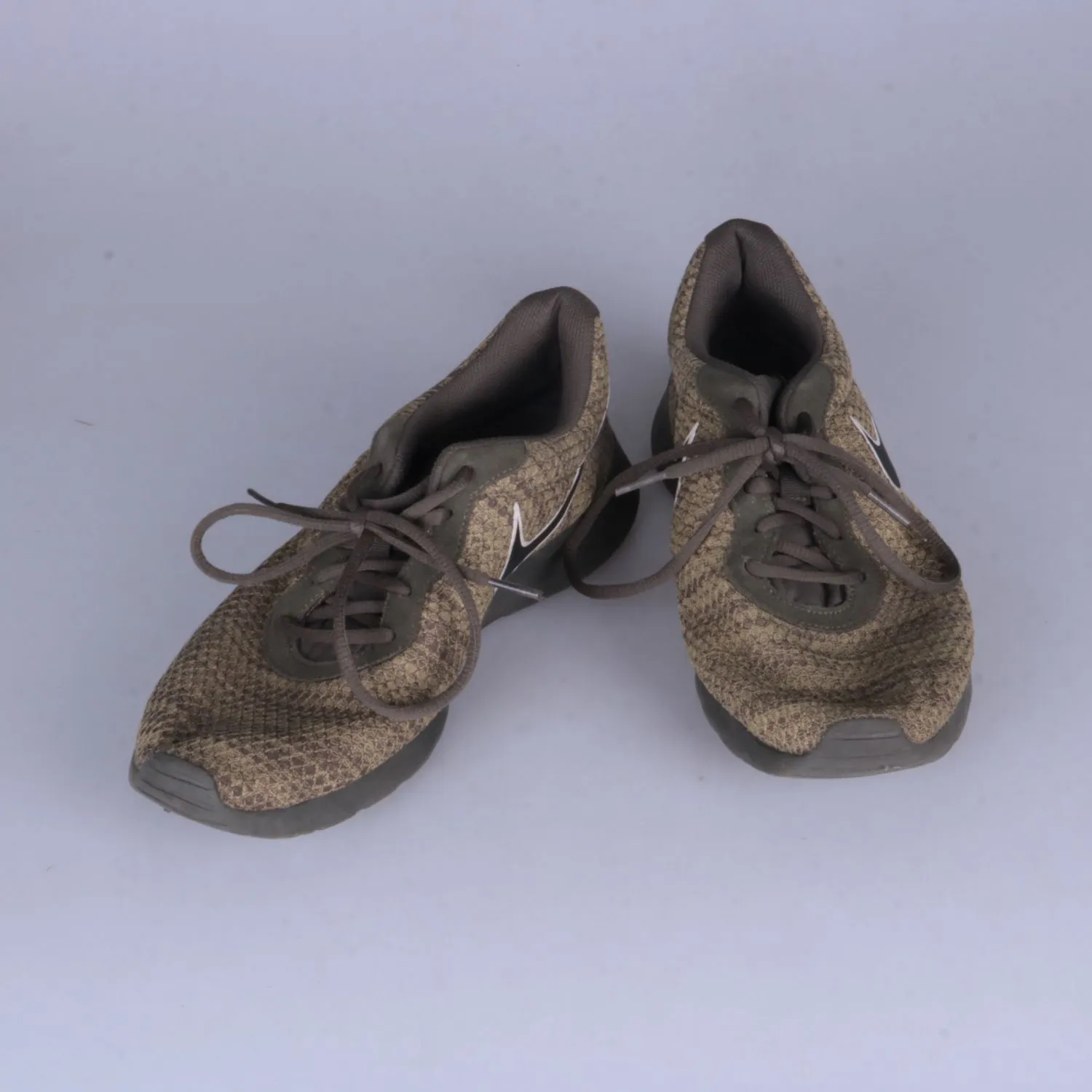 кроссовки Nike
